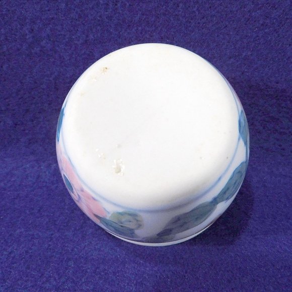 Small Asian Flower Cache Pot / Planter Porcelain Hand Painted - Picture 6 of 6